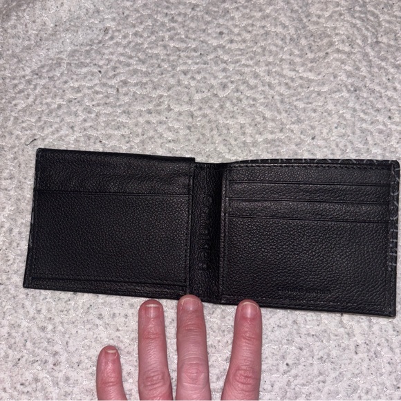 Calvin Klein Wallet - Picture 2 of 6